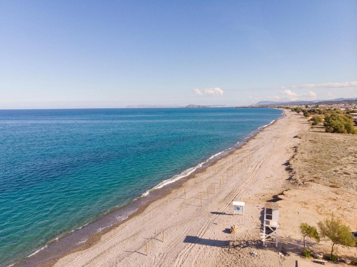Floral Beach Apt With Lux Extras & Special Treats Kolymbari Exterior photo